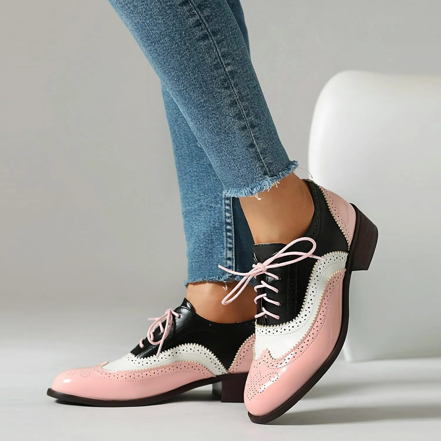 Betastella Womens Lace Up Wingtip Oxford Shoes Vintage Brogue Oxfords Round Toe Chunky Low Heel Pumps Shoes