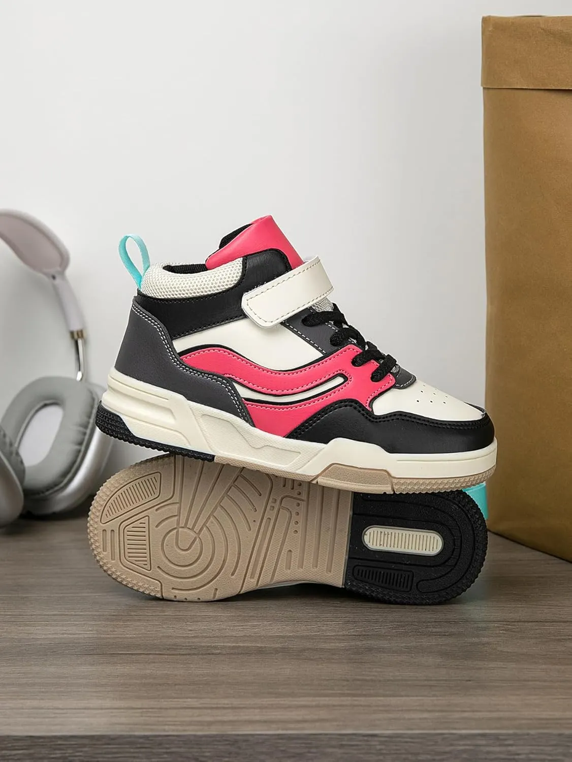 Boys Girls Outdoor Indoor Board Shoes with Leather Upper, Breathable and Comfortable with Soft Padded Neck, Fashionable Retro Street Style, Basketball Shoes Suitable for All Seasons