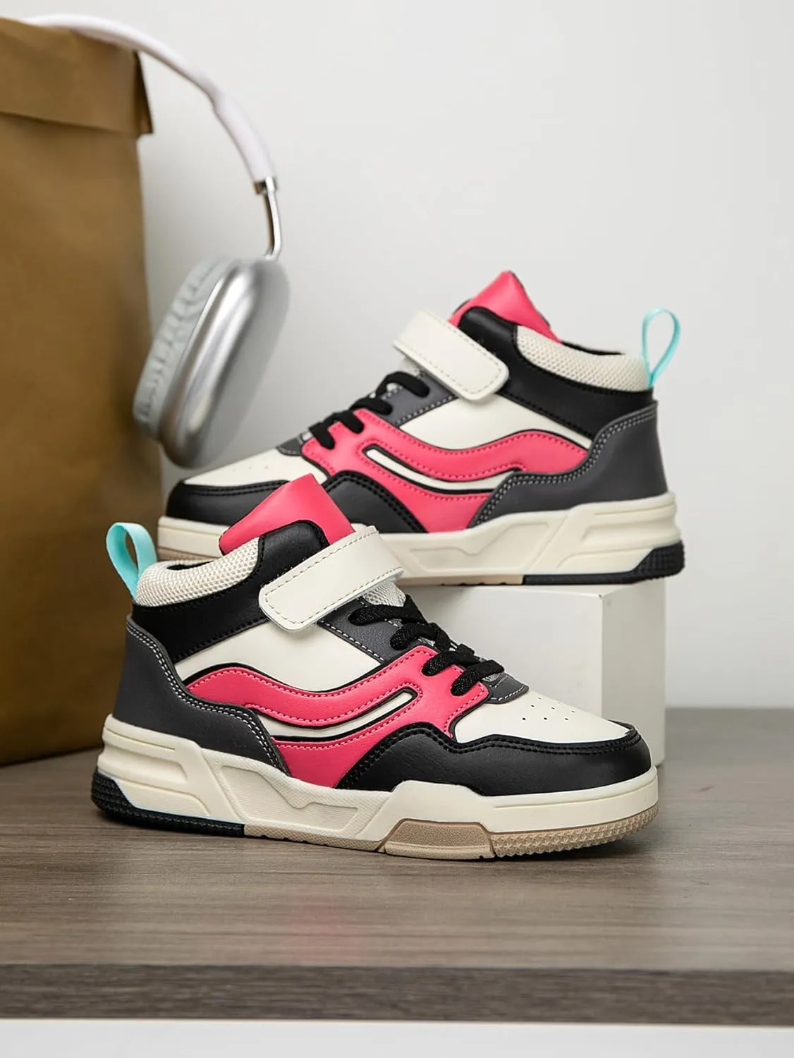 Boys Girls Outdoor Indoor Board Shoes with Leather Upper, Breathable and Comfortable with Soft Padded Neck, Fashionable Retro Street Style, Basketball Shoes Suitable for All Seasons