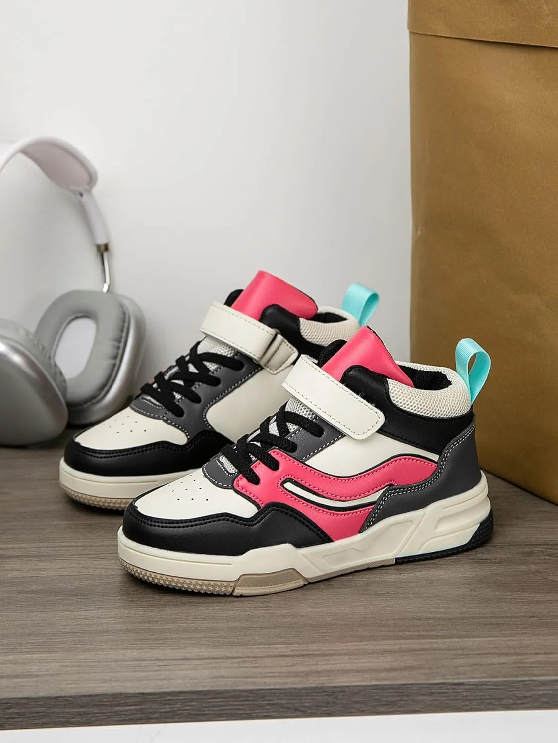 Boys Girls Outdoor Indoor Board Shoes with Leather Upper, Breathable and Comfortable with Soft Padded Neck, Fashionable Retro Street Style, Basketball Shoes Suitable for All Seasons