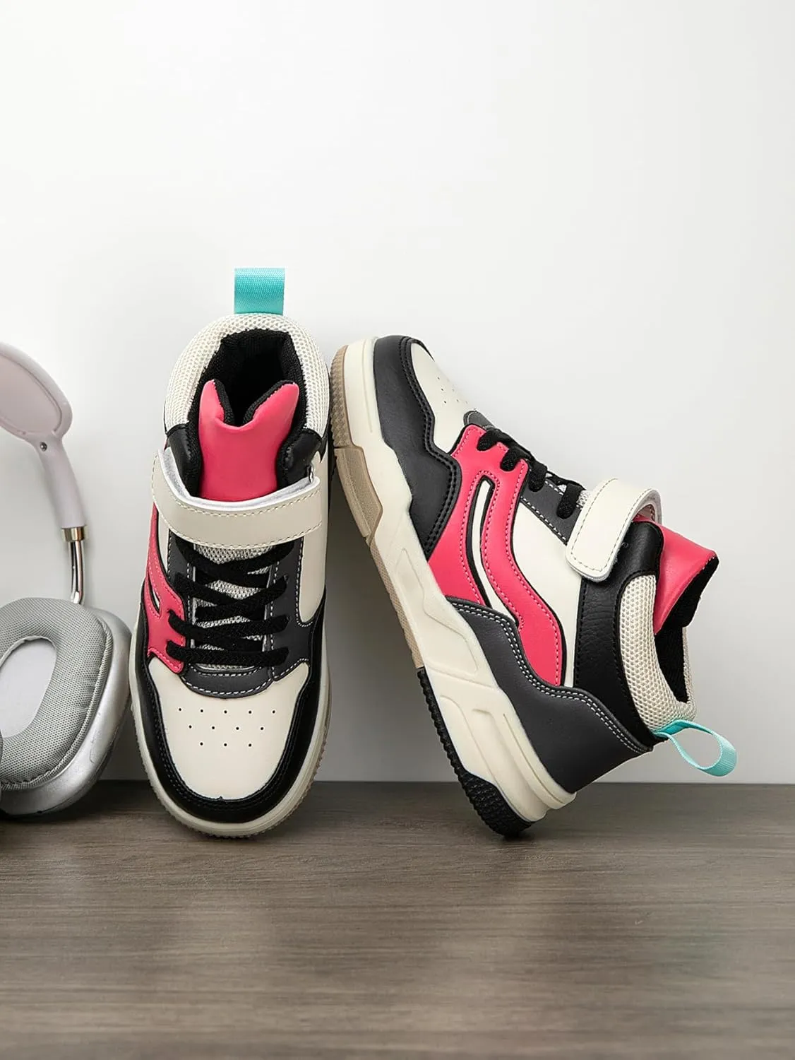 Boys Girls Outdoor Indoor Board Shoes with Leather Upper, Breathable and Comfortable with Soft Padded Neck, Fashionable Retro Street Style, Basketball Shoes Suitable for All Seasons
