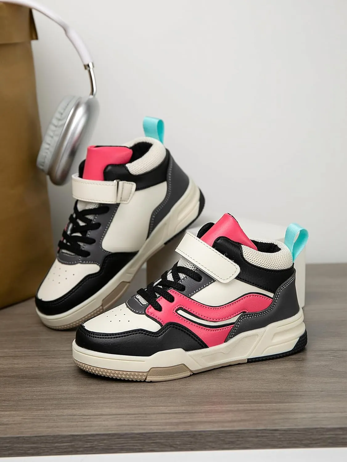 Boys Girls Outdoor Indoor Board Shoes with Leather Upper, Breathable and Comfortable with Soft Padded Neck, Fashionable Retro Street Style, Basketball Shoes Suitable for All Seasons