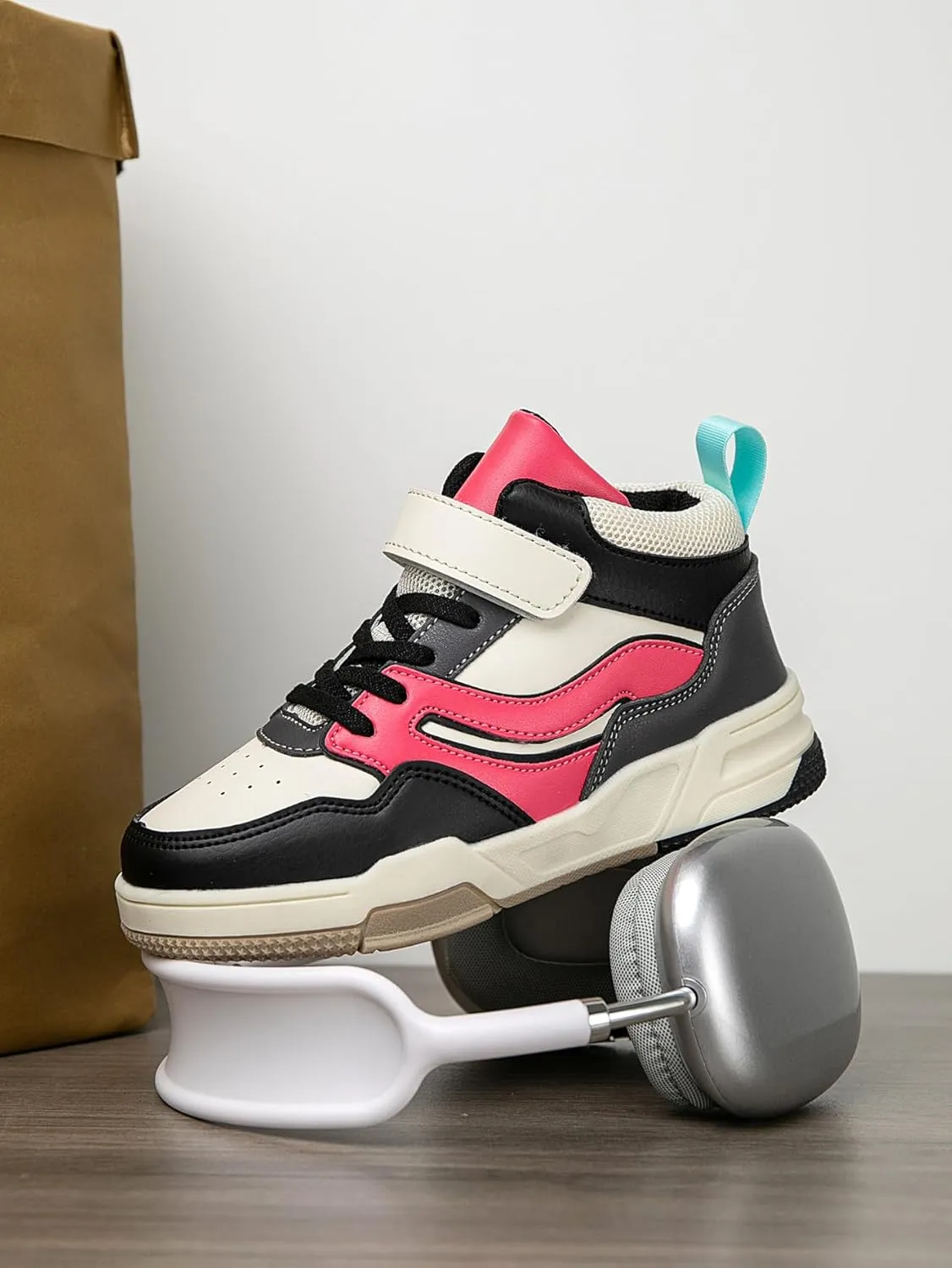 Boys Girls Outdoor Indoor Board Shoes with Leather Upper, Breathable and Comfortable with Soft Padded Neck, Fashionable Retro Street Style, Basketball Shoes Suitable for All Seasons