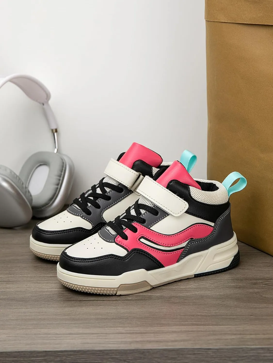Boys Girls Outdoor Indoor Board Shoes with Leather Upper, Breathable and Comfortable with Soft Padded Neck, Fashionable Retro Street Style, Basketball Shoes Suitable for All Seasons