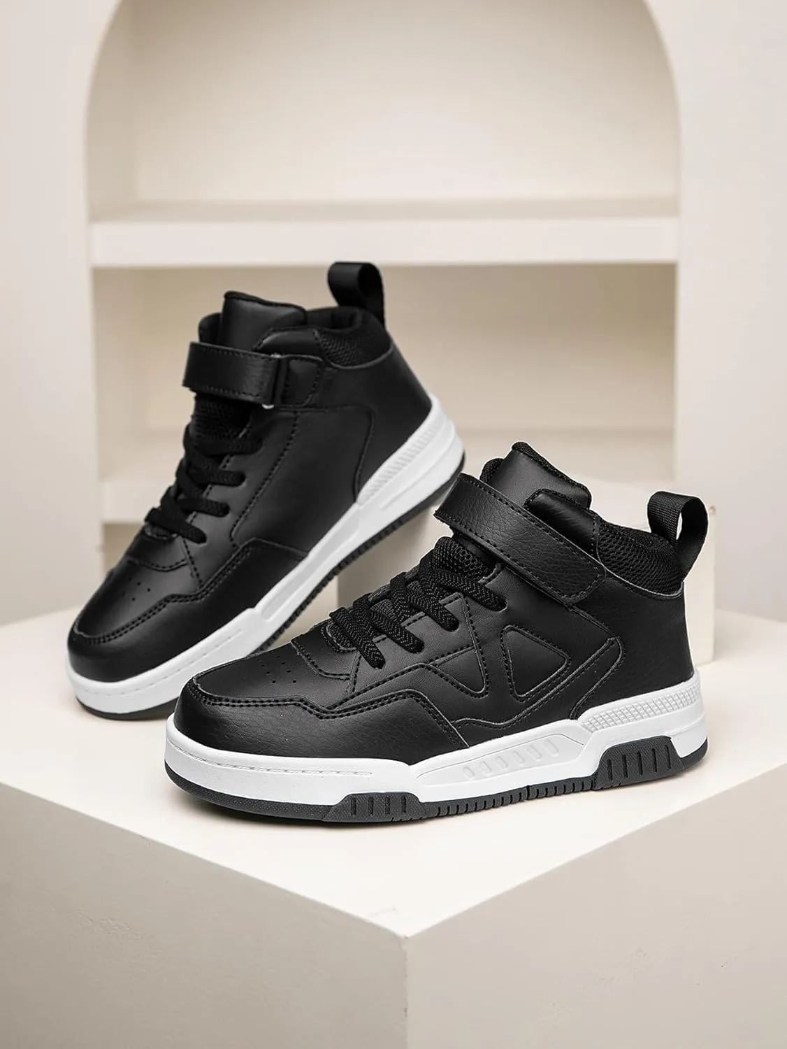 Boys Girls Outdoor Sports Board Shoes with Leather Upper, Breathable and Comfortable with Soft Padded Neck, Fashionable Retro Street Style, Basketball Shoes Suitable for All Seasons