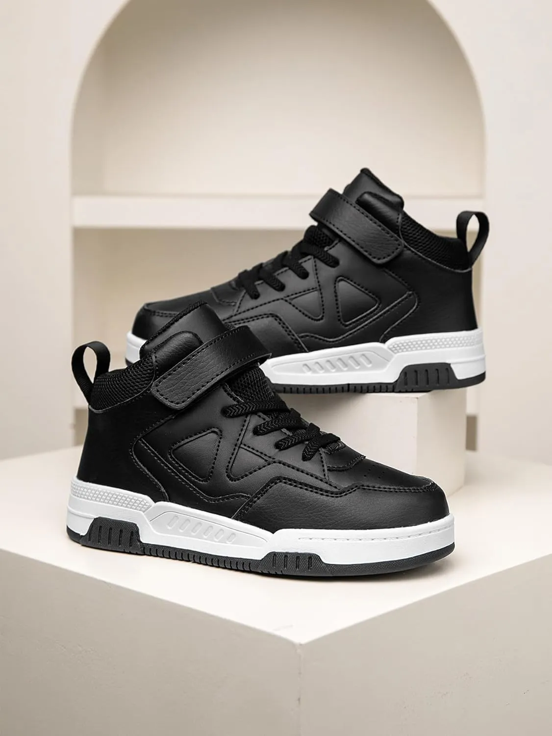 Boys Girls Outdoor Sports Board Shoes with Leather Upper, Breathable and Comfortable with Soft Padded Neck, Fashionable Retro Street Style, Basketball Shoes Suitable for All Seasons