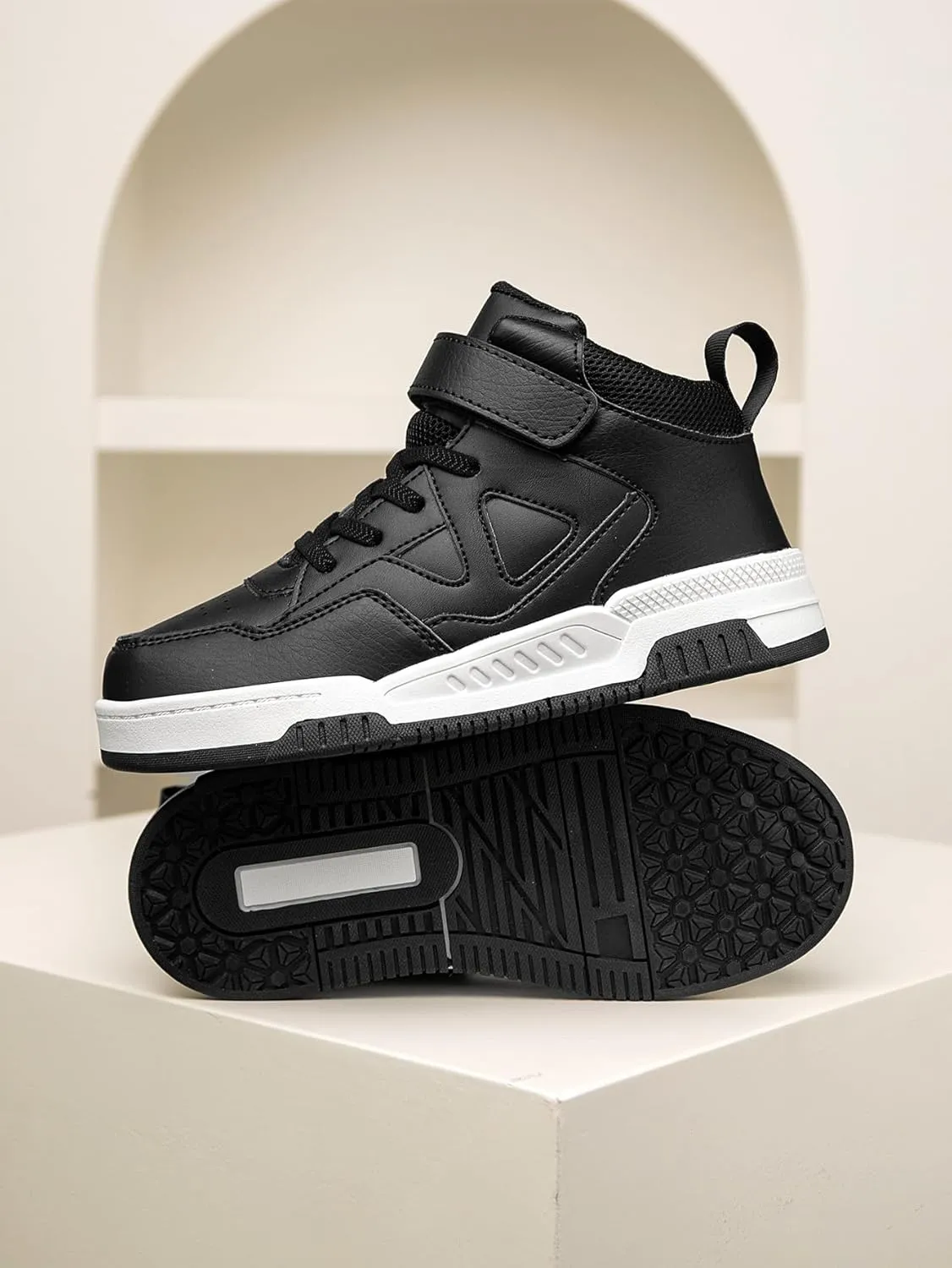 Boys Girls Outdoor Sports Board Shoes with Leather Upper, Breathable and Comfortable with Soft Padded Neck, Fashionable Retro Street Style, Basketball Shoes Suitable for All Seasons
