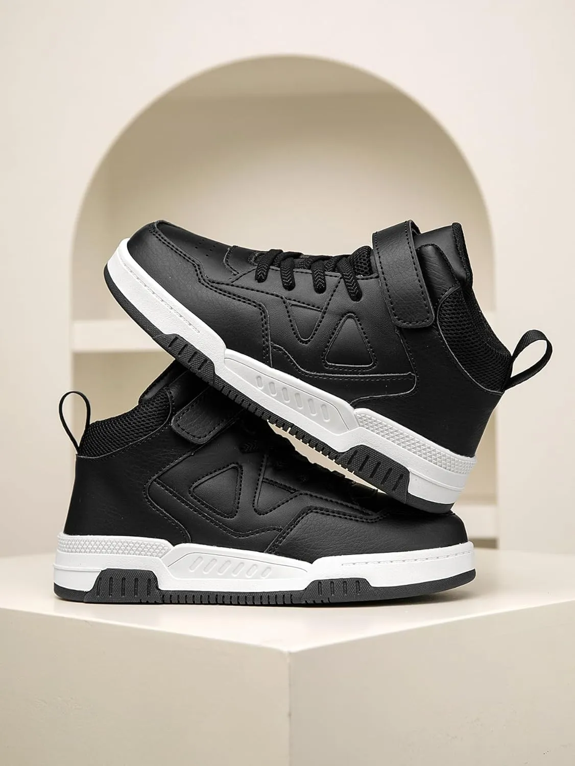 Boys Girls Outdoor Sports Board Shoes with Leather Upper, Breathable and Comfortable with Soft Padded Neck, Fashionable Retro Street Style, Basketball Shoes Suitable for All Seasons