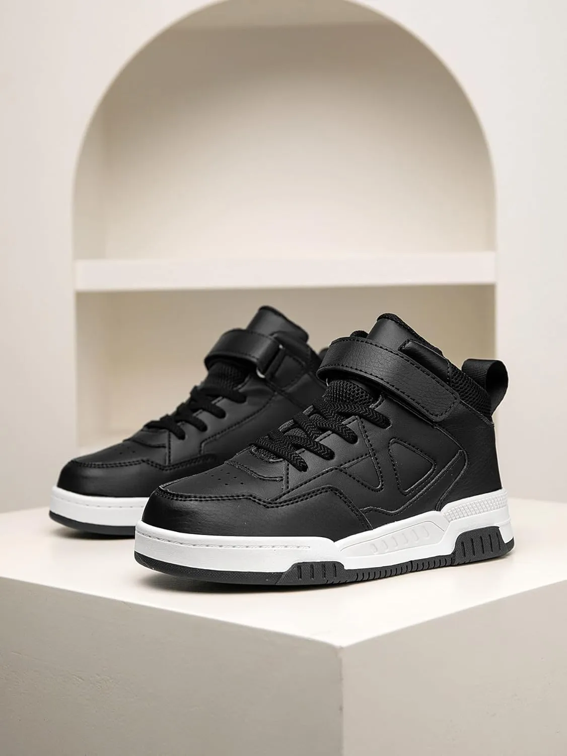 Boys Girls Outdoor Sports Board Shoes with Leather Upper, Breathable and Comfortable with Soft Padded Neck, Fashionable Retro Street Style, Basketball Shoes Suitable for All Seasons
