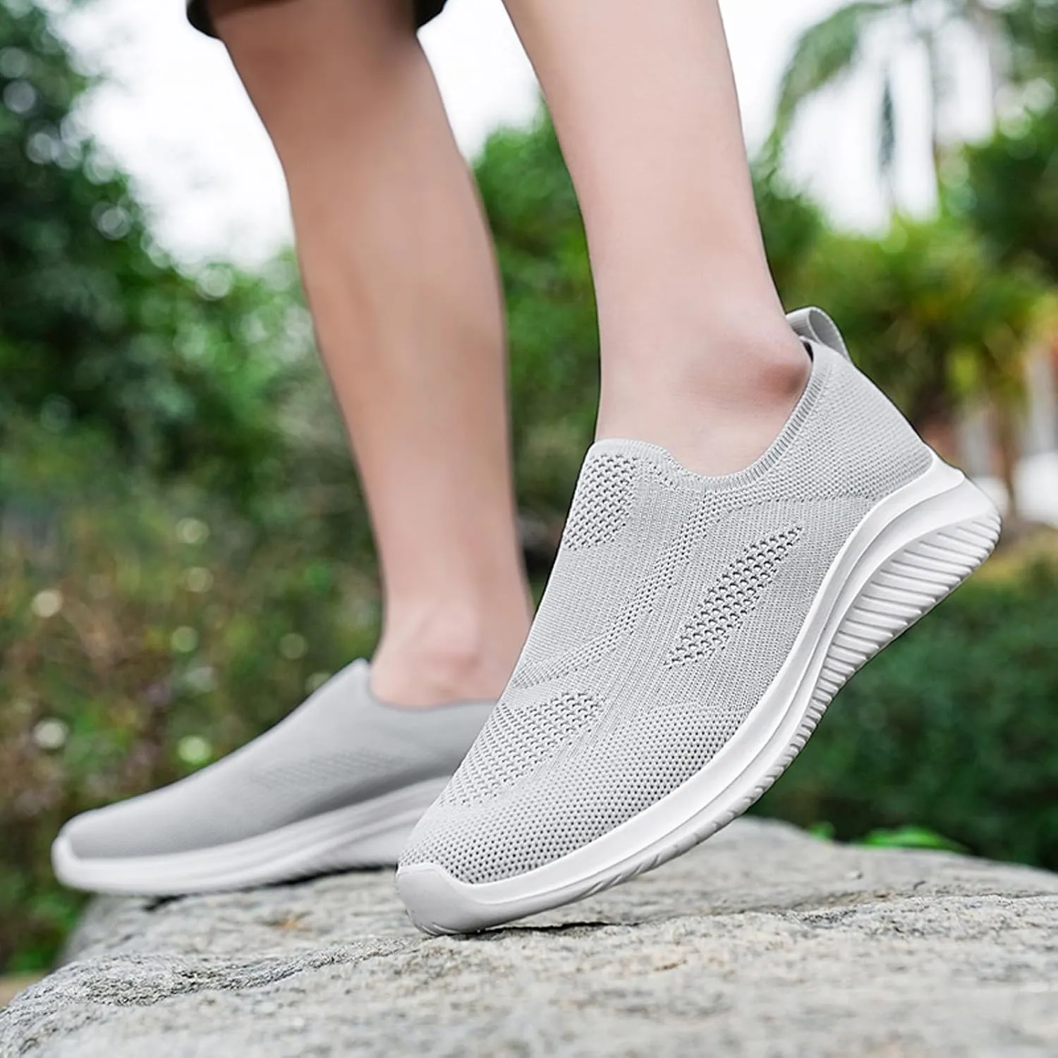 Breathable Mesh Men's Slip on Sneakers Lightweight Comfortable Non Slip Running Shoes with Cushioned Midsole for Gym, Jogging & Casual Wear Fashionable New Pattern Couple Sneaker