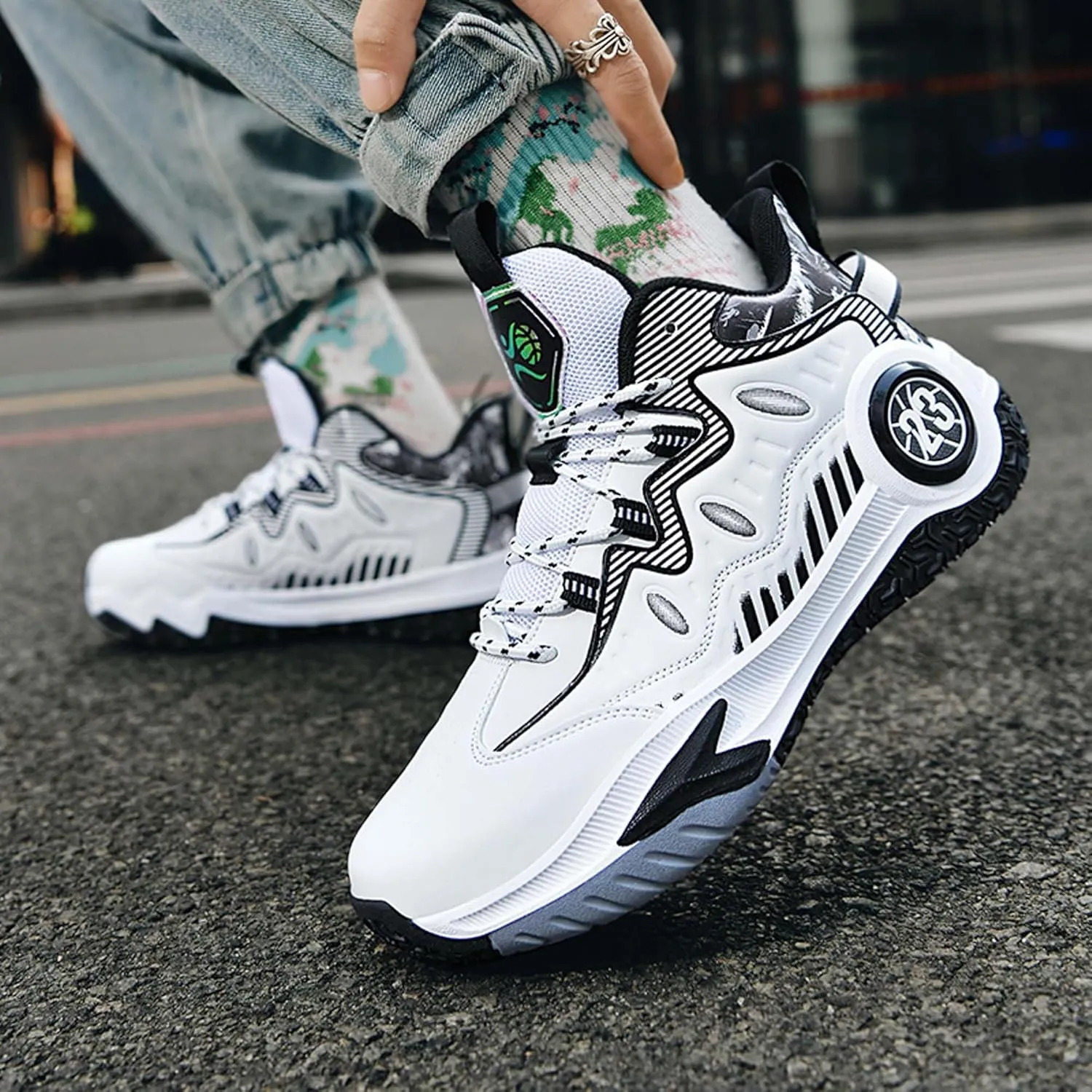 Mens and Womens Mid Top Lace Up Basketball Sneakers Non Slip and Breathable Running Shoes Wear Resistant Outdoor Travel Shoes Lightweight Carrying Fitness Training Shoes Badminton Sneakers