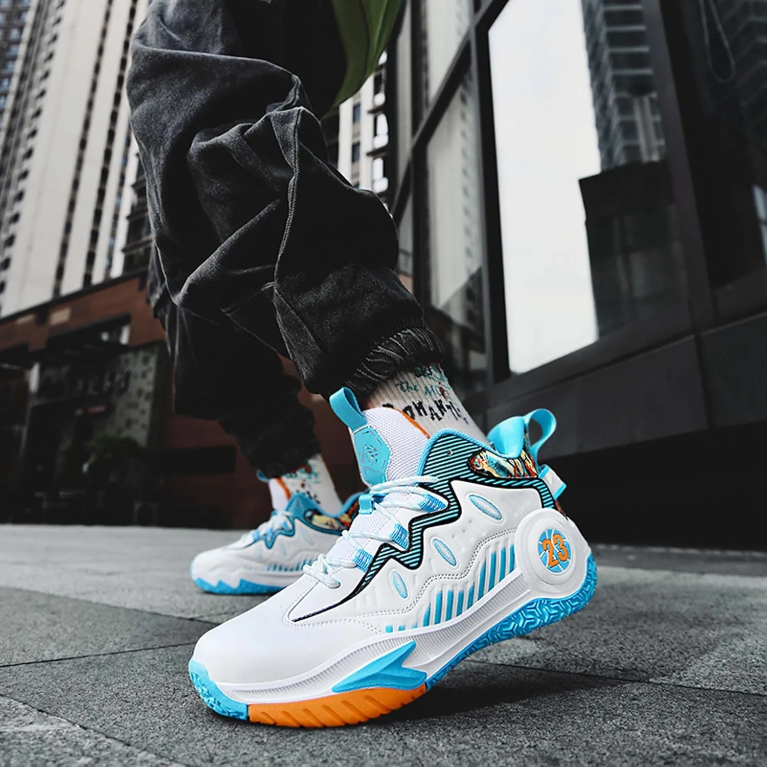 Mens and Womens Mid Top Lace Up Basketball Sneakers Non Slip and Breathable Running Shoes Wear Resistant Outdoor Travel Shoes Lightweight Carrying Fitness Training Shoes Badminton Sneakers