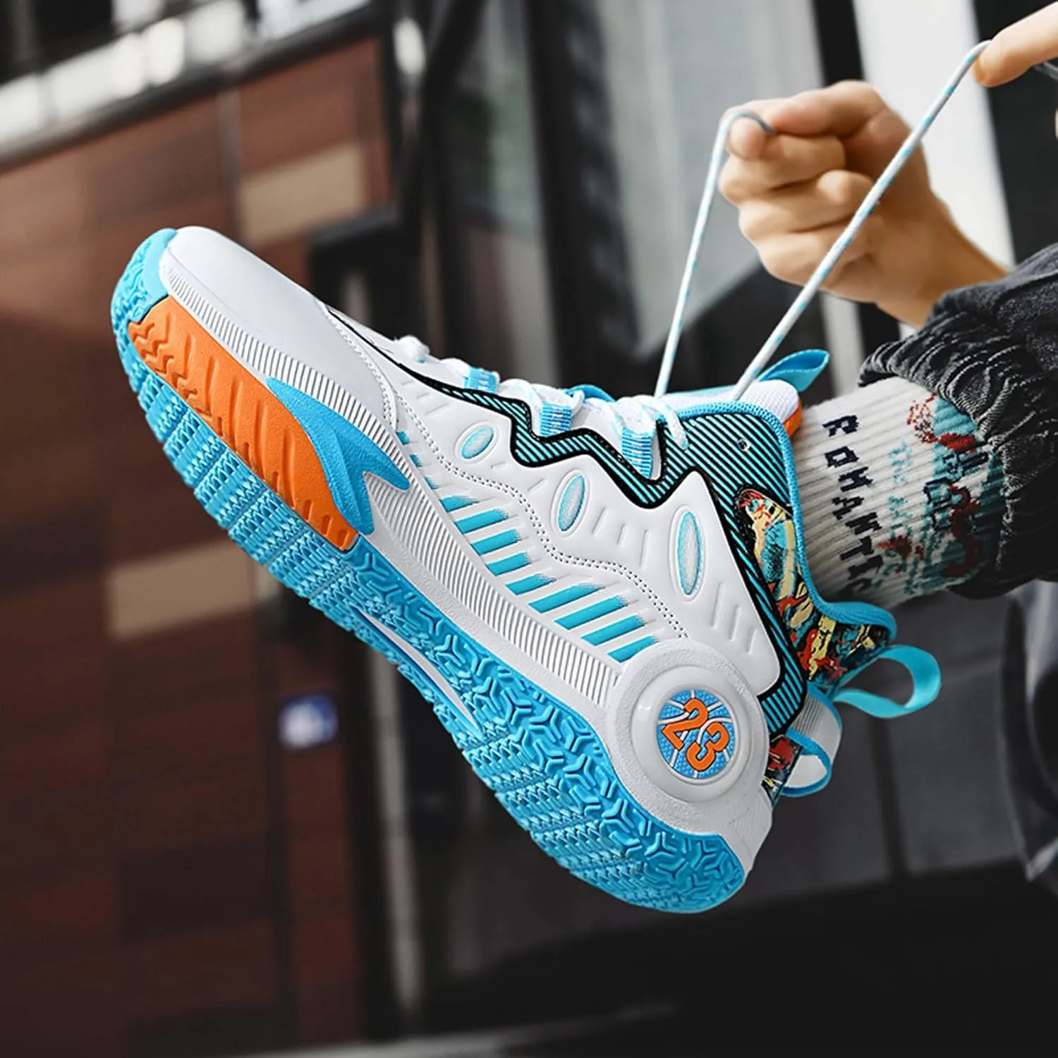 Mens and Womens Mid Top Lace Up Basketball Sneakers Non Slip and Breathable Running Shoes Wear Resistant Outdoor Travel Shoes Lightweight Carrying Fitness Training Shoes Badminton Sneakers