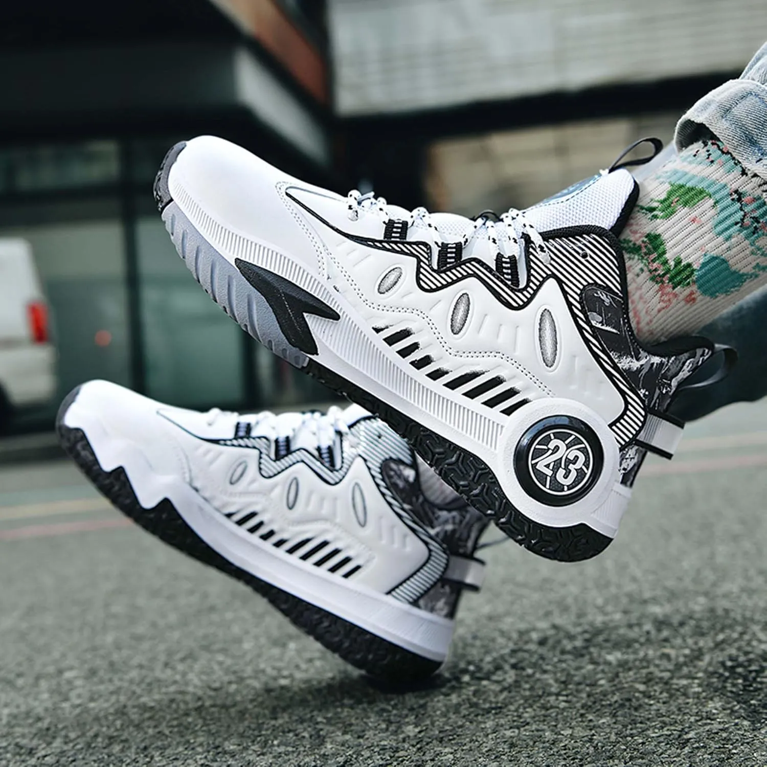 Mens and Womens Mid Top Lace Up Basketball Sneakers Non Slip and Breathable Running Shoes Wear Resistant Outdoor Travel Shoes Lightweight Carrying Fitness Training Shoes Badminton Sneakers