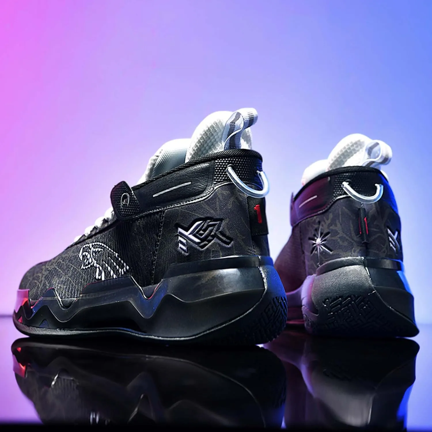 Men's Fluorescent Basketball Shoes Fashion Sneakers Indoor and Outdoor Basketball Game Training Shoes Women's Outdoor Fitness Running Shoes Men's High Top Basketball Shoes