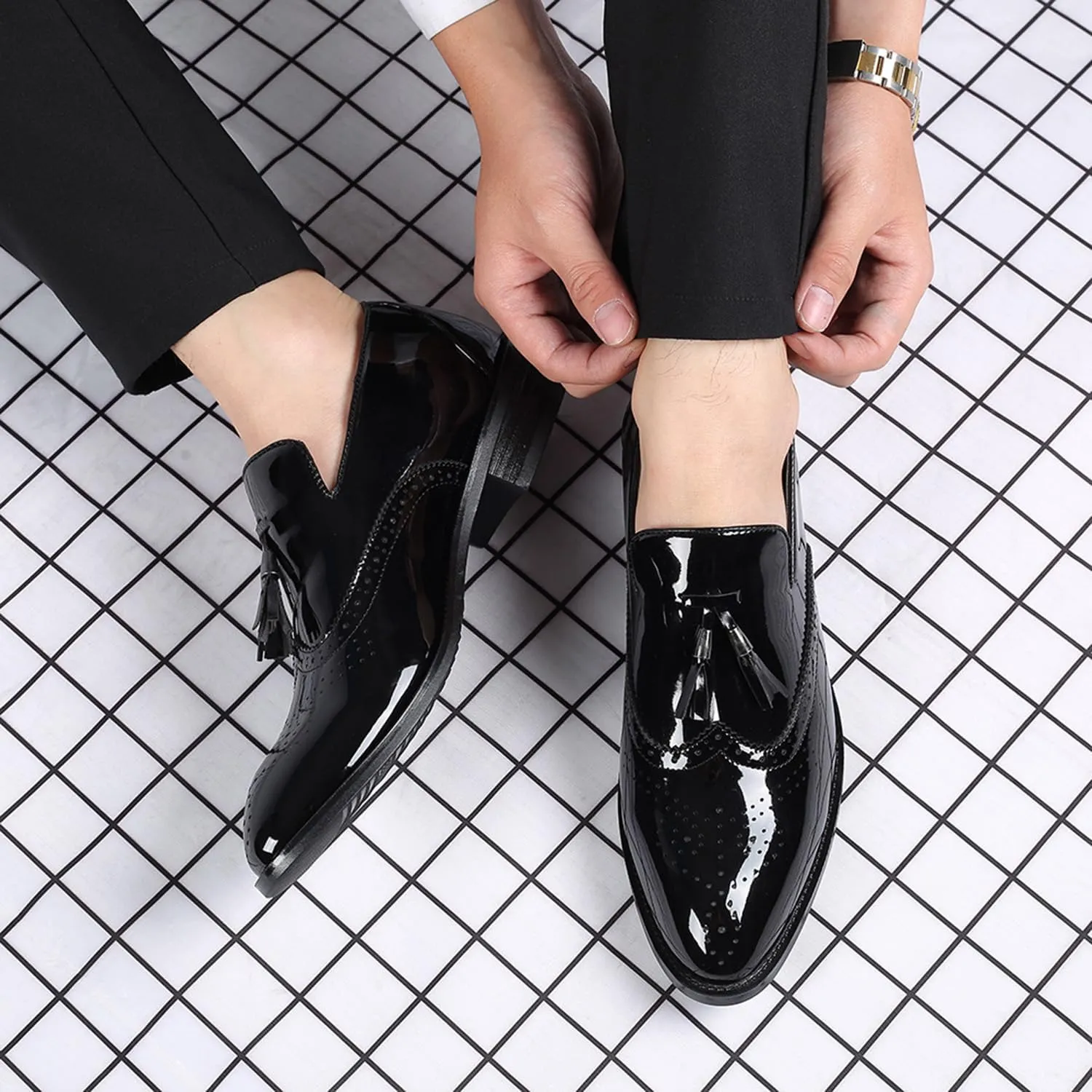Men's Formal Dress Shoes Smart Brogues Driving Loafers with Tassels Business Derbys Fashion Wedding Shoes
