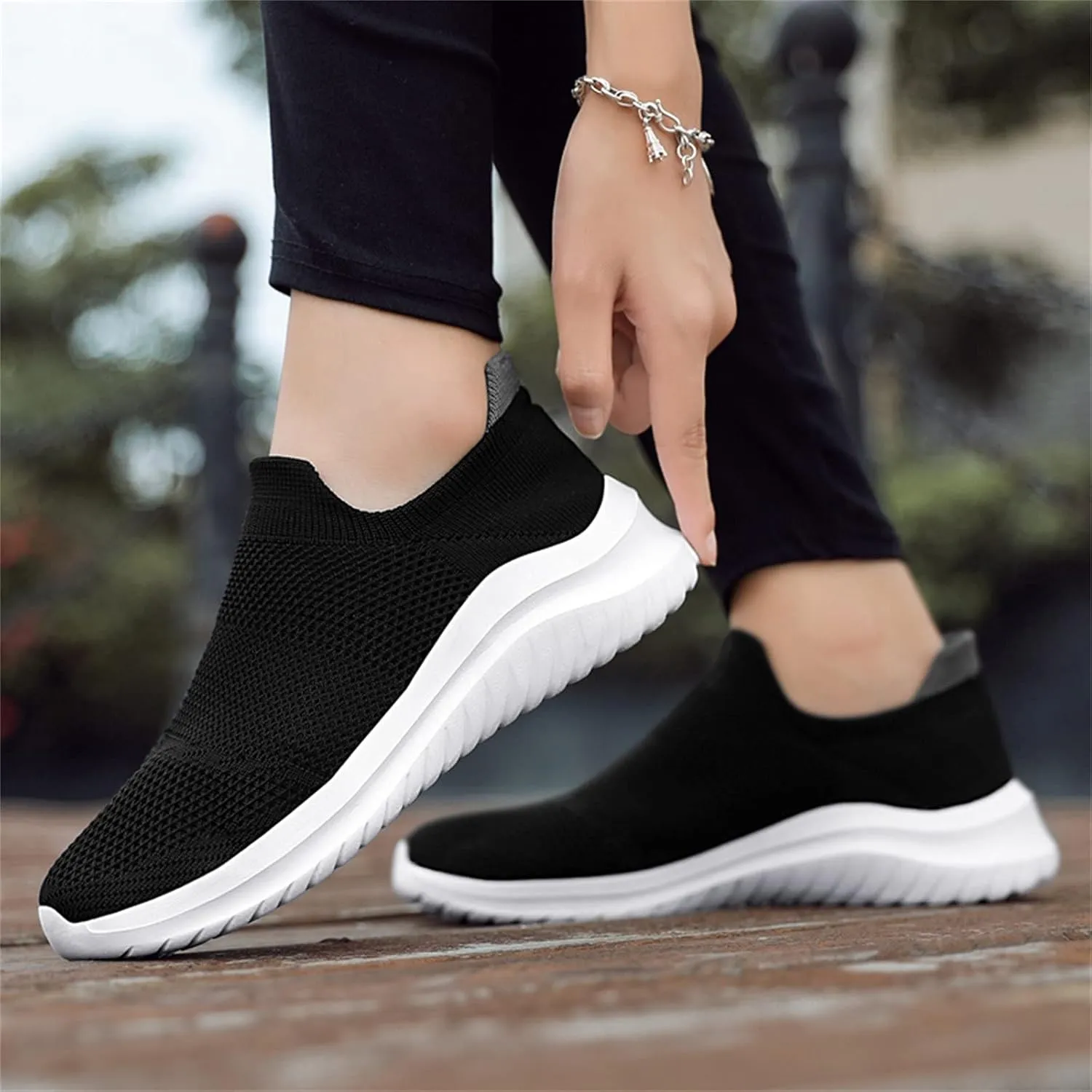 Men's Slip Shoes Sports Lace-up Breathable Casual Shoes Lightweight Versatile Fashion Men's