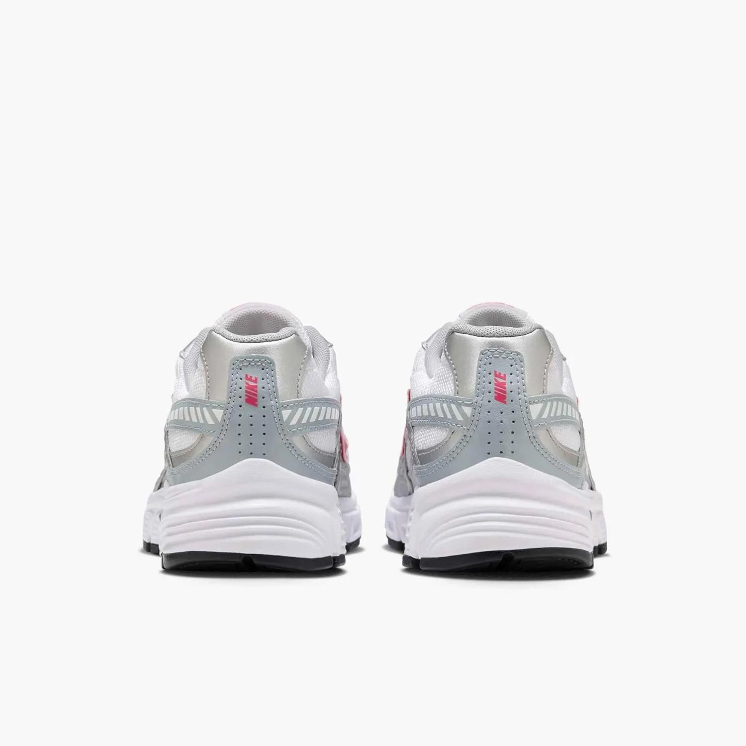 NIKE Women's Sneakers Trail Running Shoes