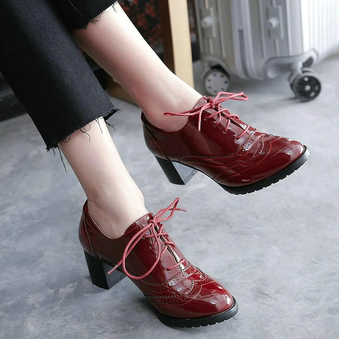 Trendenzy Womens Lace Up Wingtip Oxford Shoes Vintage Chunky Loafers Patent Block Heel Pump