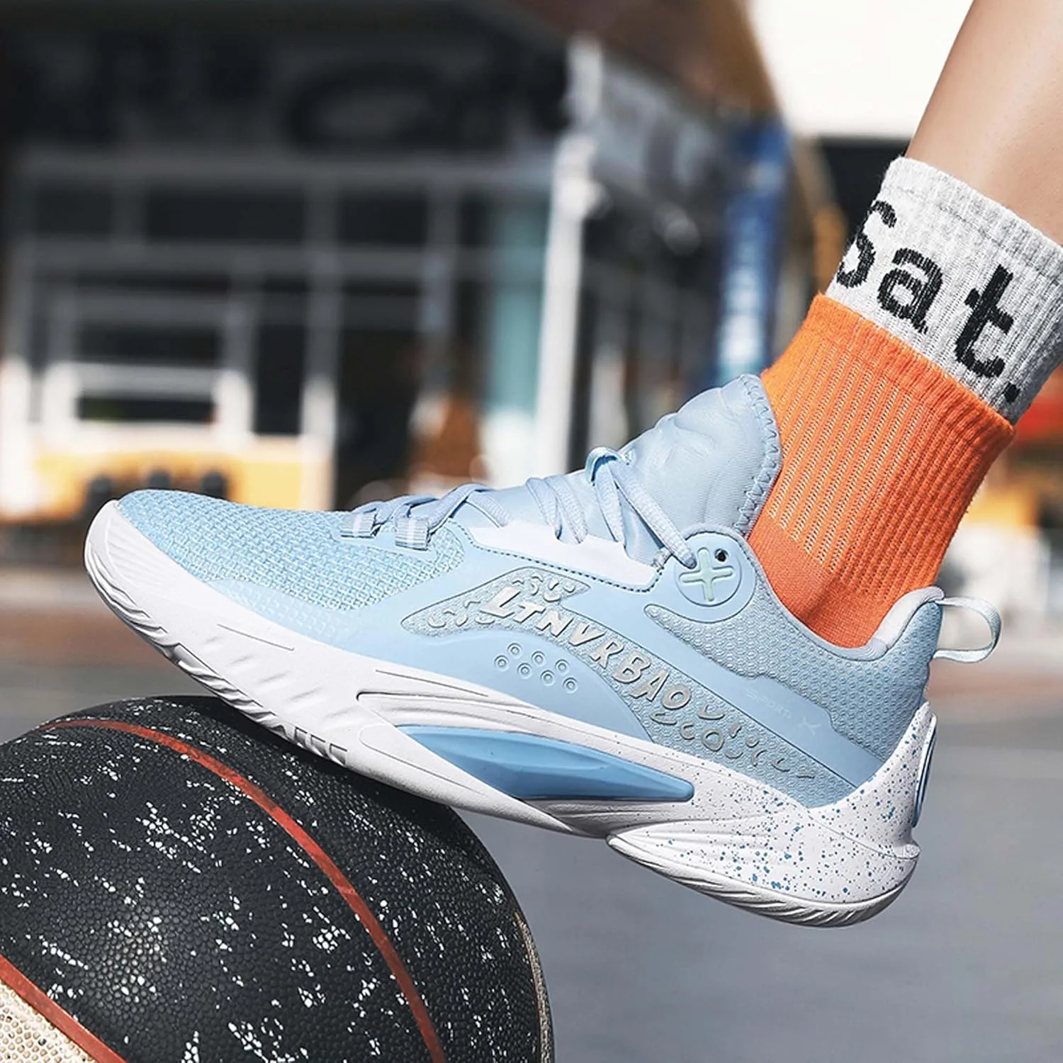 Unisex Fashion Basketball Shoes Breathable Mesh Sneakers Street Personalized Trend Basketball Sneakers Indoor and Outdoor Anti-Slip Cushioning Running Training Shoes