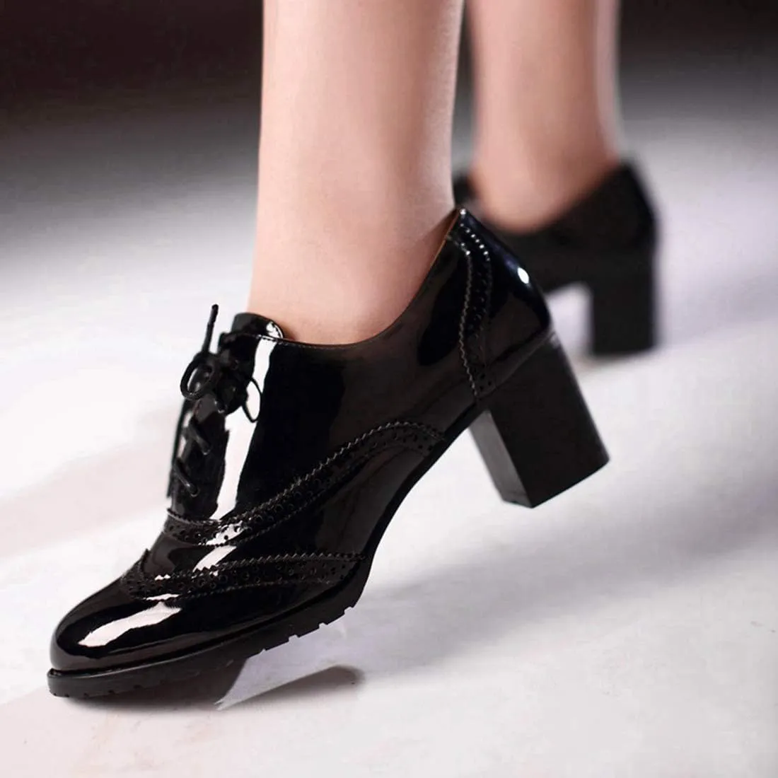 VOKLIN Women's Vintage Lace Up Pump Oxfords Brogues Wingtip Patent Leather Chunky Block Mid Heel Dress Shoes