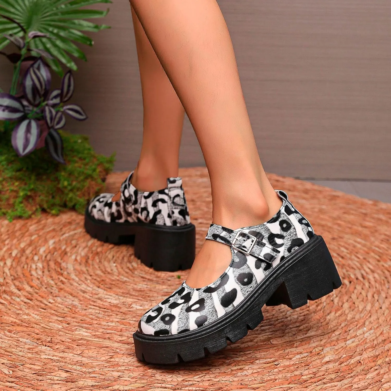 Women's Fashion Solid Color Thick Soled Leather Casual Shoes Temperament Comfortable Slip On Women Casual Shoes Wide
