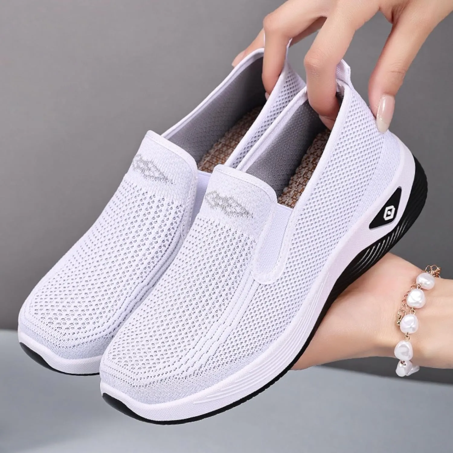 Women's Slip-On Breathable Mesh Sneakers – Lightweight Walking Shoes for Outdoor, Travel, Casual Wear – Comfortable Anti-Slip Loafers for Everyday, All-Day Use