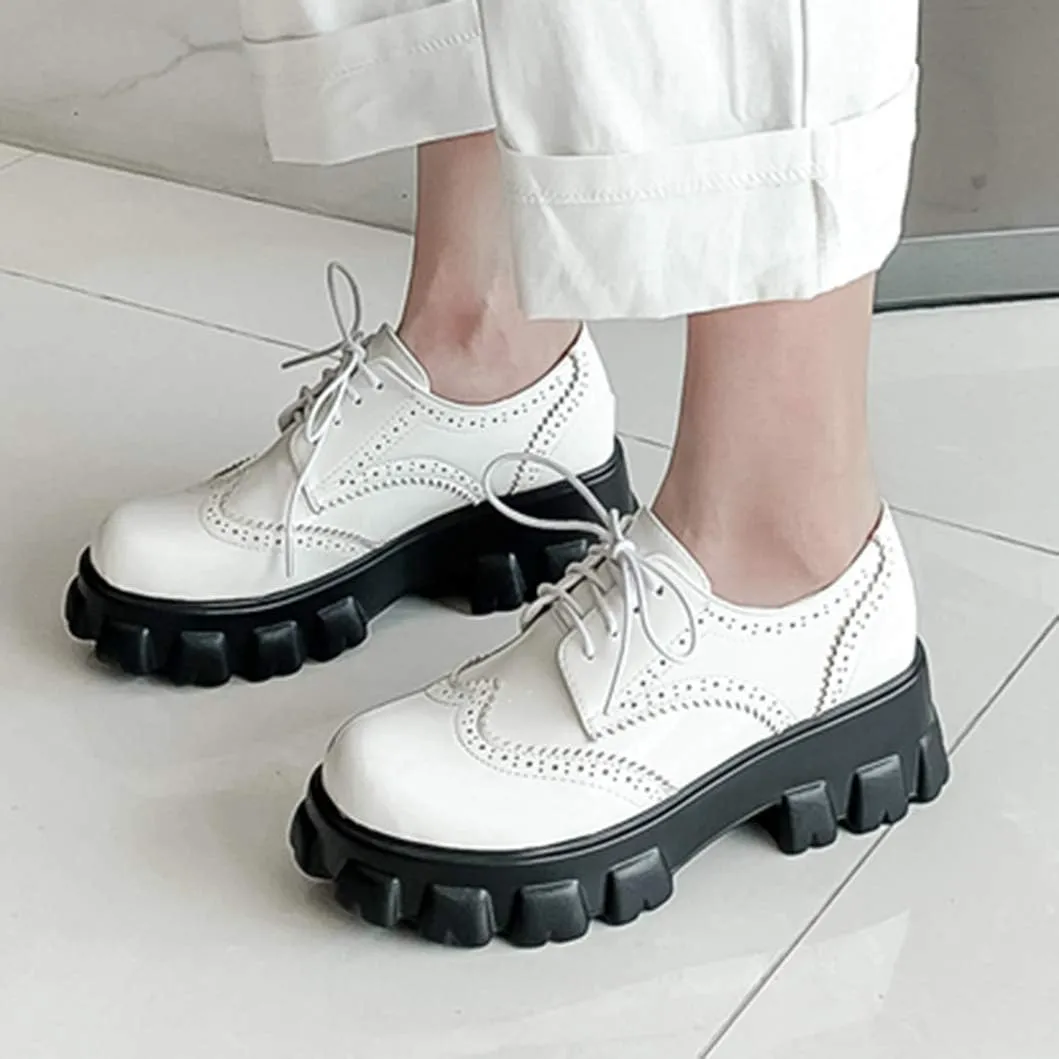 Womens Vintage Wingtip Oxfords Patent Leather Lace Up Brogues Shoes Platform Pumps with Chunky Heeled