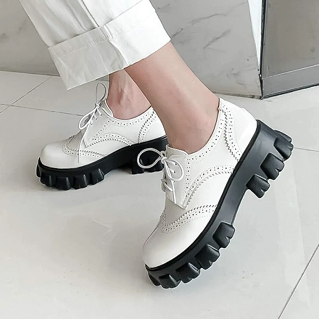 Womens Vintage Wingtip Oxfords Patent Leather Lace Up Brogues Shoes Platform Pumps with Chunky Heeled
